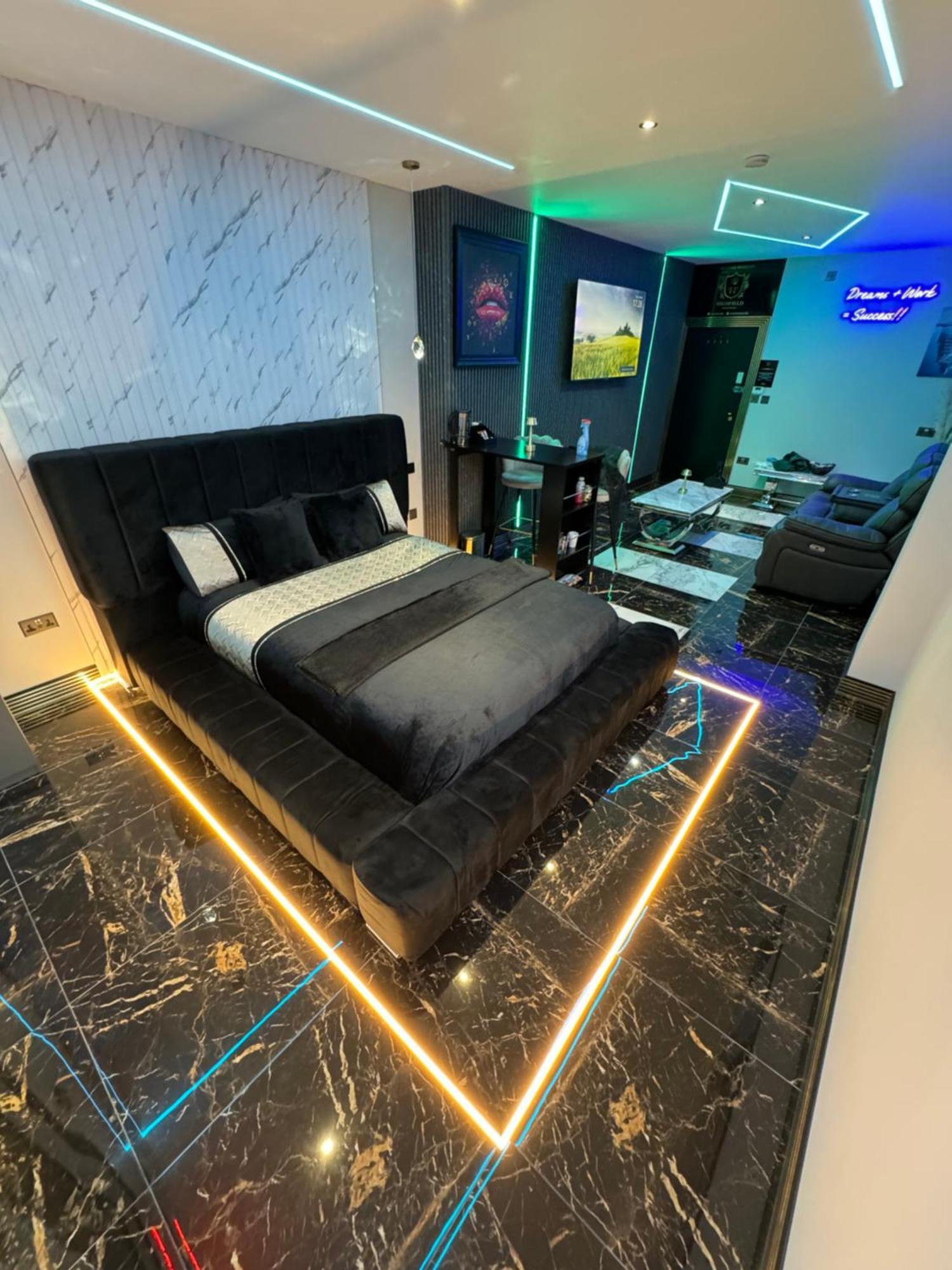 Highfield Private Spa Apartment Bradford  Exteriör bild